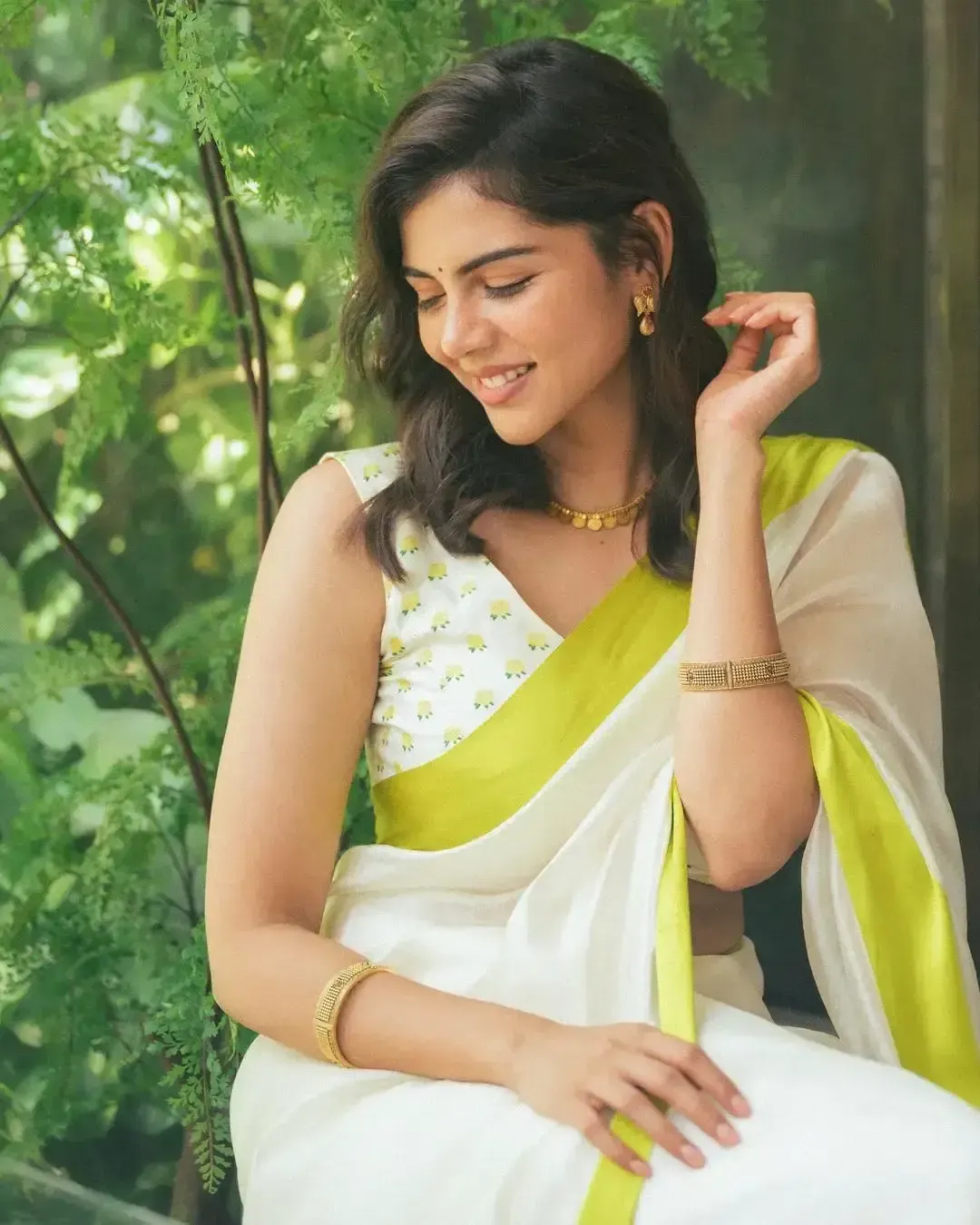 KERALA ACTRESS KALYANI PRIYADARSHAN IN ONAM SPECIAL WHITE SAREE 3